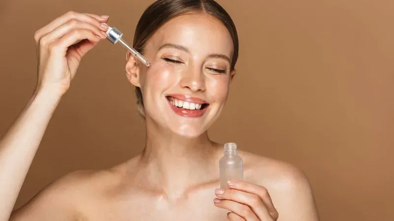 Những lưu ý khi chăm sóc da bằng retinol