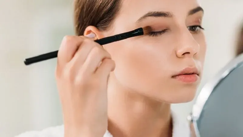Lưu ý khi chọn phấn mắt phù hợp