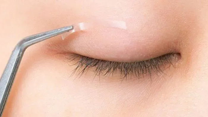 5 cách làm 2 mí mắt đều nhau tại nhà