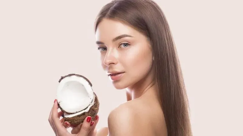 Cách làm mượt tóc bằng dầu dừa  