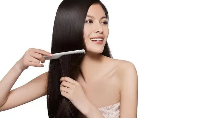 Xả tóc bằng giấm táo