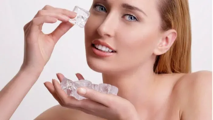 4 cách làm mắt hết bầm tím tại nhà