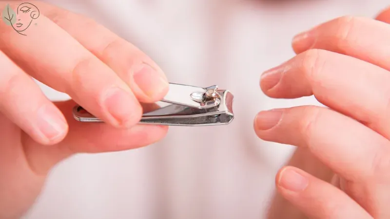 Cắt tỉa móng đều đặn