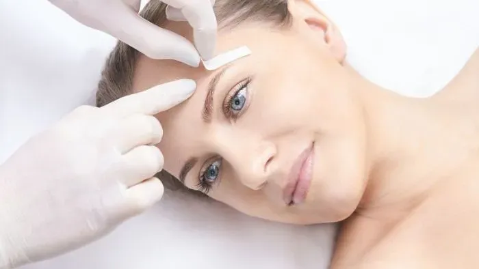 Các câu hỏi thường gặp khi wax lông mày