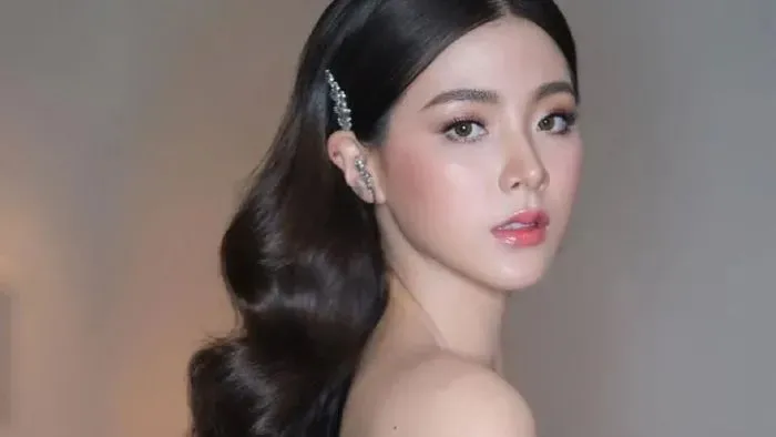 Chân mày cong là gì?