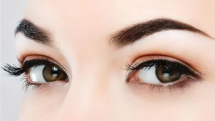 Bí quyết điều chỉnh chân mày phong thủy đại cát