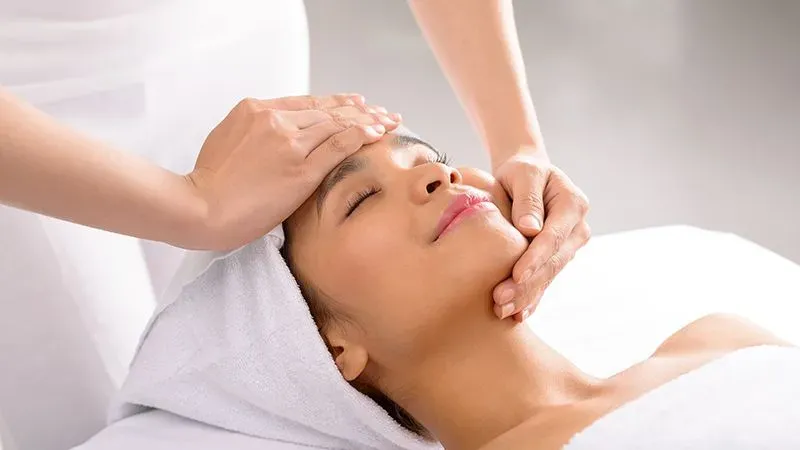 Tác dụng hiệu quả của việc massage mặt 