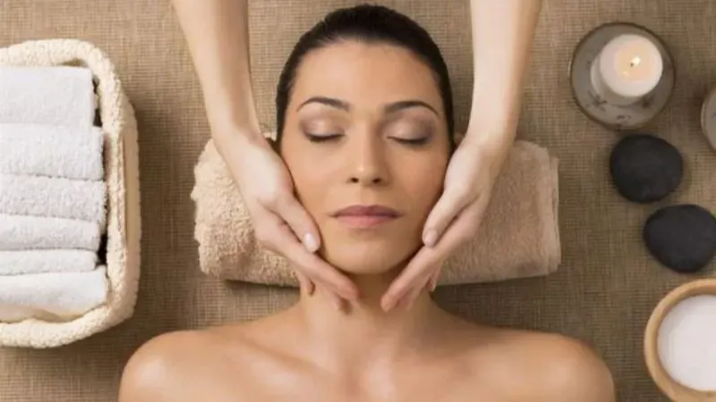 Hướng dẫn kỹ thuật massage da mặt nhiều người áp dụng