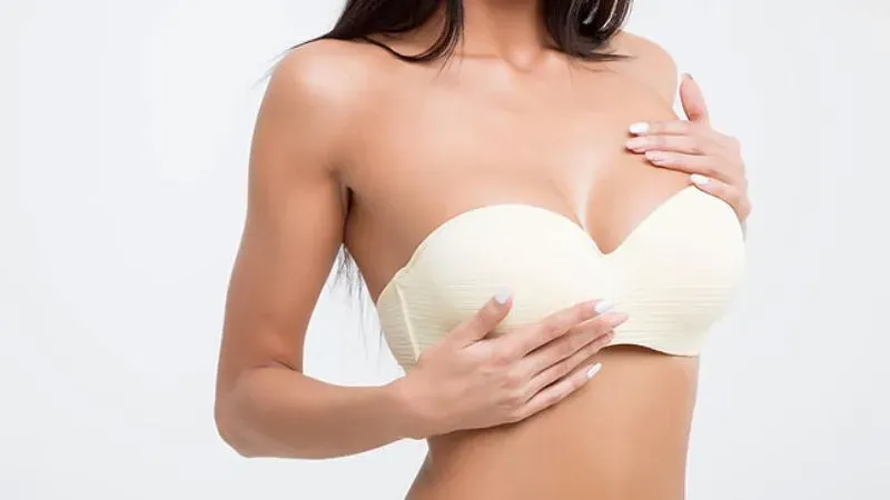 Nâng ngực bao lâu thì mềm?