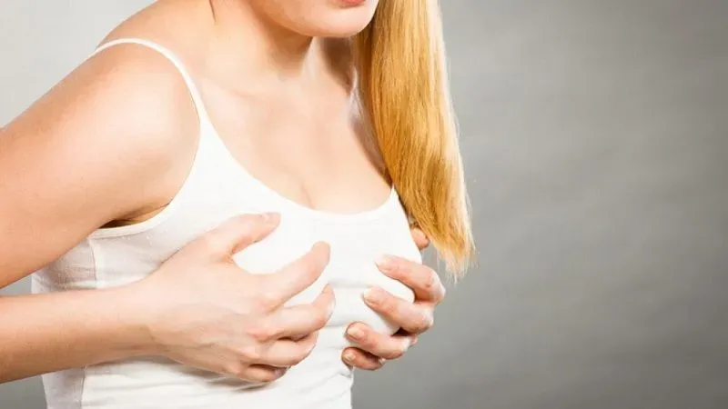 Ngực căng đau, tức là gì?