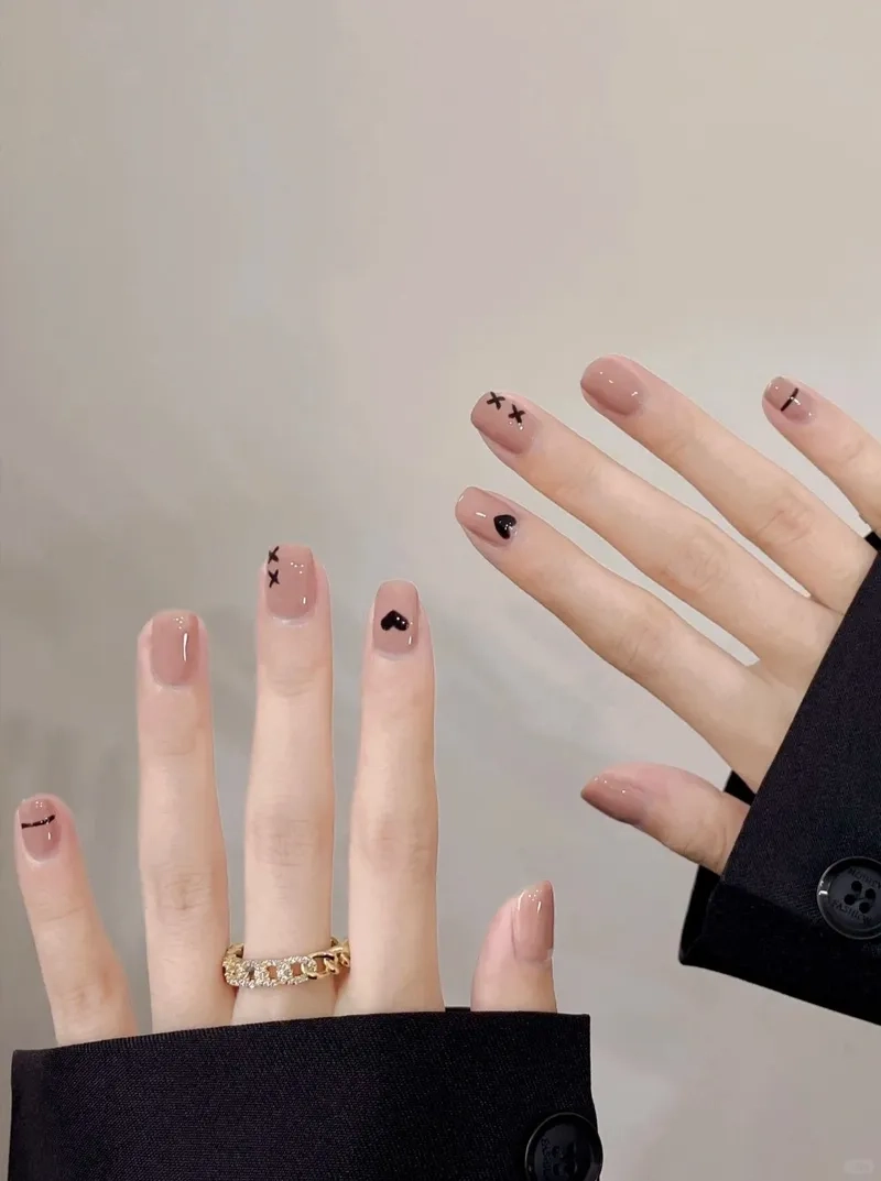 Tự tin với bộ móng tay đơn giản mà đẹp phù hợp mọi dịp