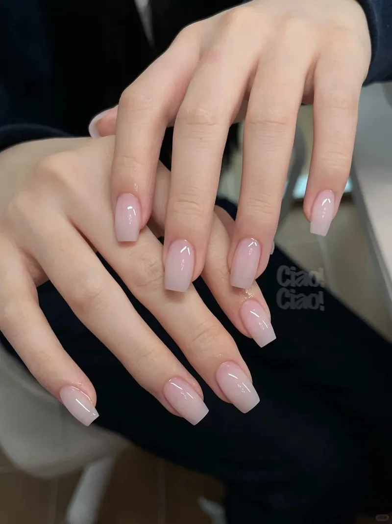 Lựa chọn hoàn hảo là các mẫu móng gel đơn giản dễ thương