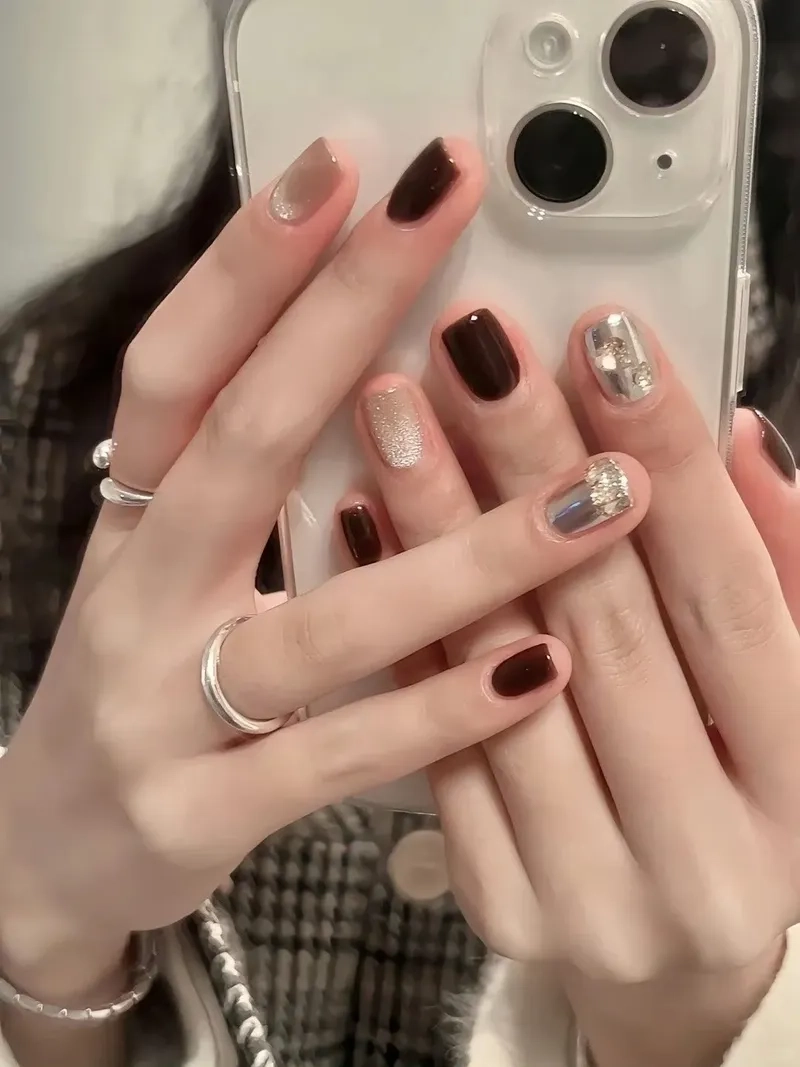 Tự tin diện style cùng kiểu móng tay đẹp đơn giản nhẹ nhàng