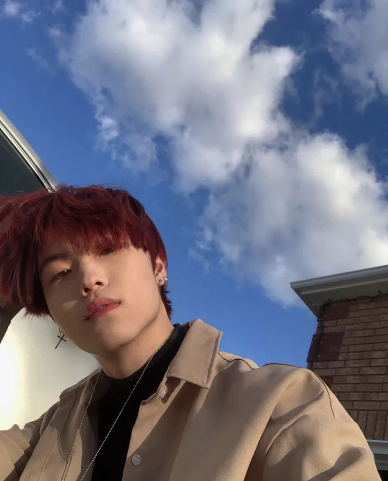 Nhuộm màu nâu đỏ ánh tím mang lại vẻ đẹp thời thượng