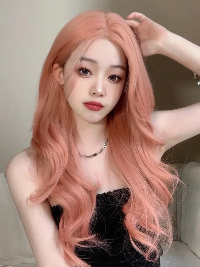 Màu trà sữa ánh hồng tạo phong cách ngọt ngào và hiện đại