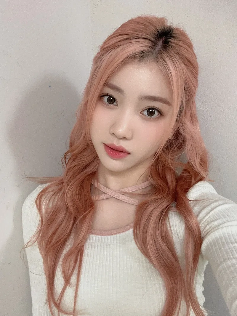 Tóc màu hồng trà sữa giúp bạn tự tin trong mọi ánh nhìn