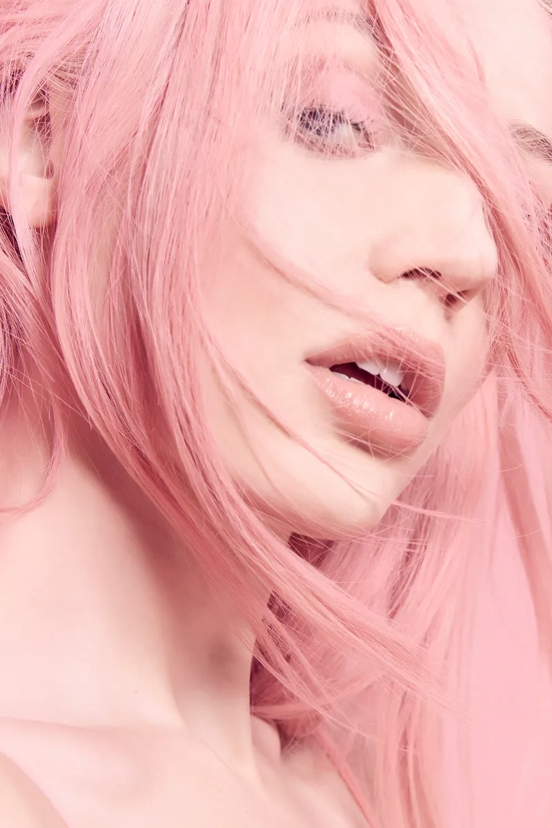 Tóc màu hồng phấn giúp bạn tự tin trong mọi ánh nhìn