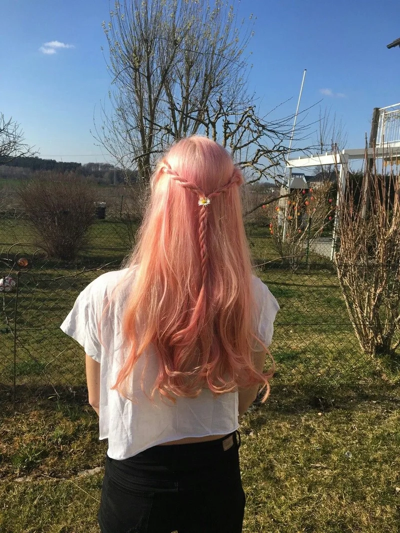 Màu nhuộm hồng đào cho mái tóc nổi bật và cuốn hút