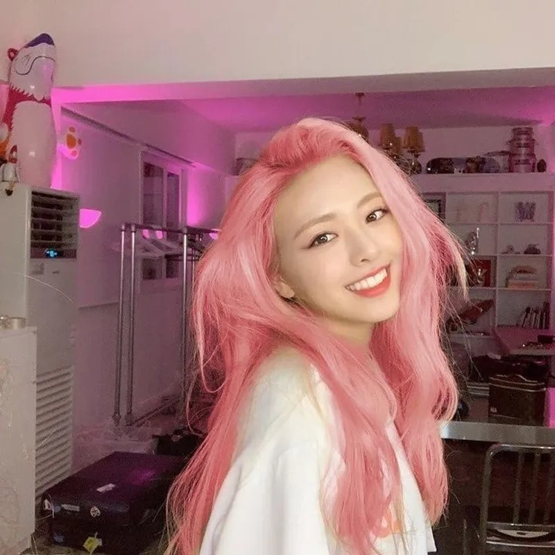 Nhuộm tóc màu hồng khói cho phong cách cá tính