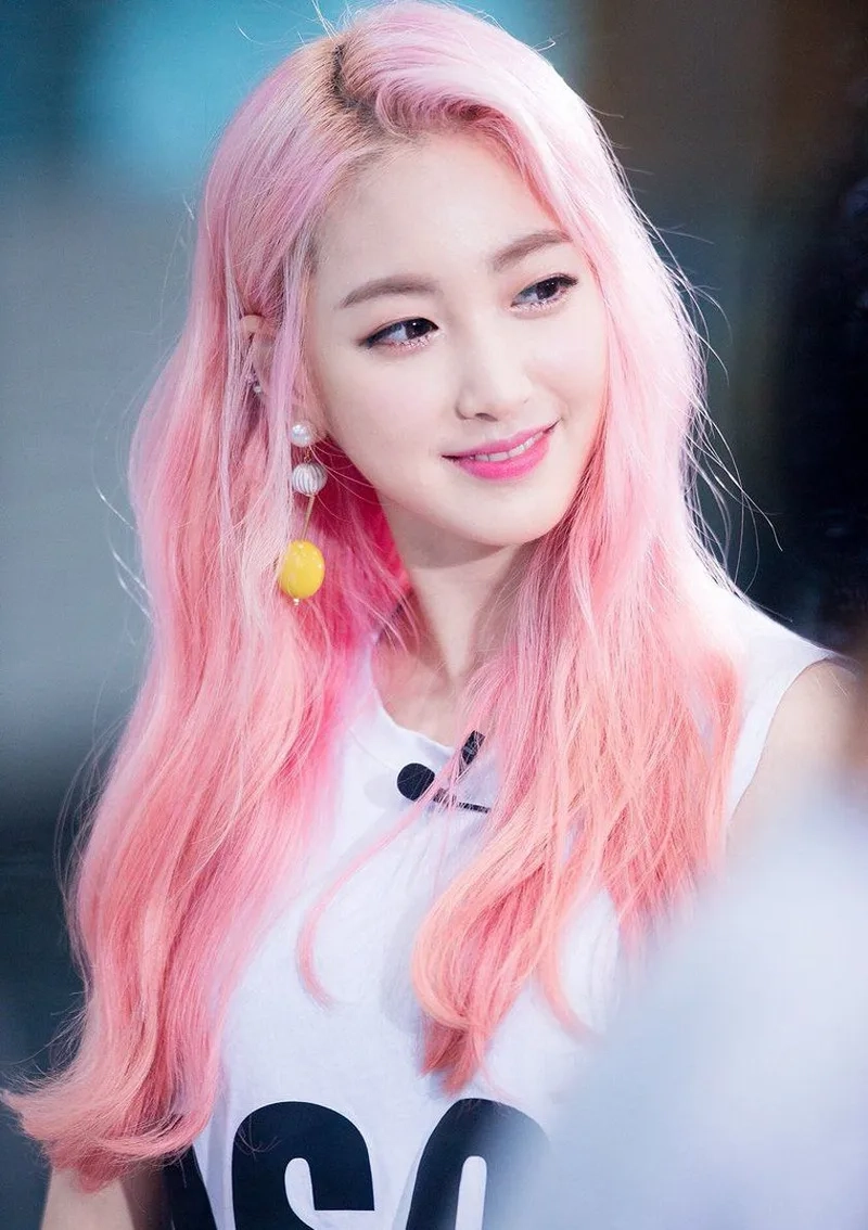 Tóc nhuộm màu hồng khói cho phong cách thời thượng