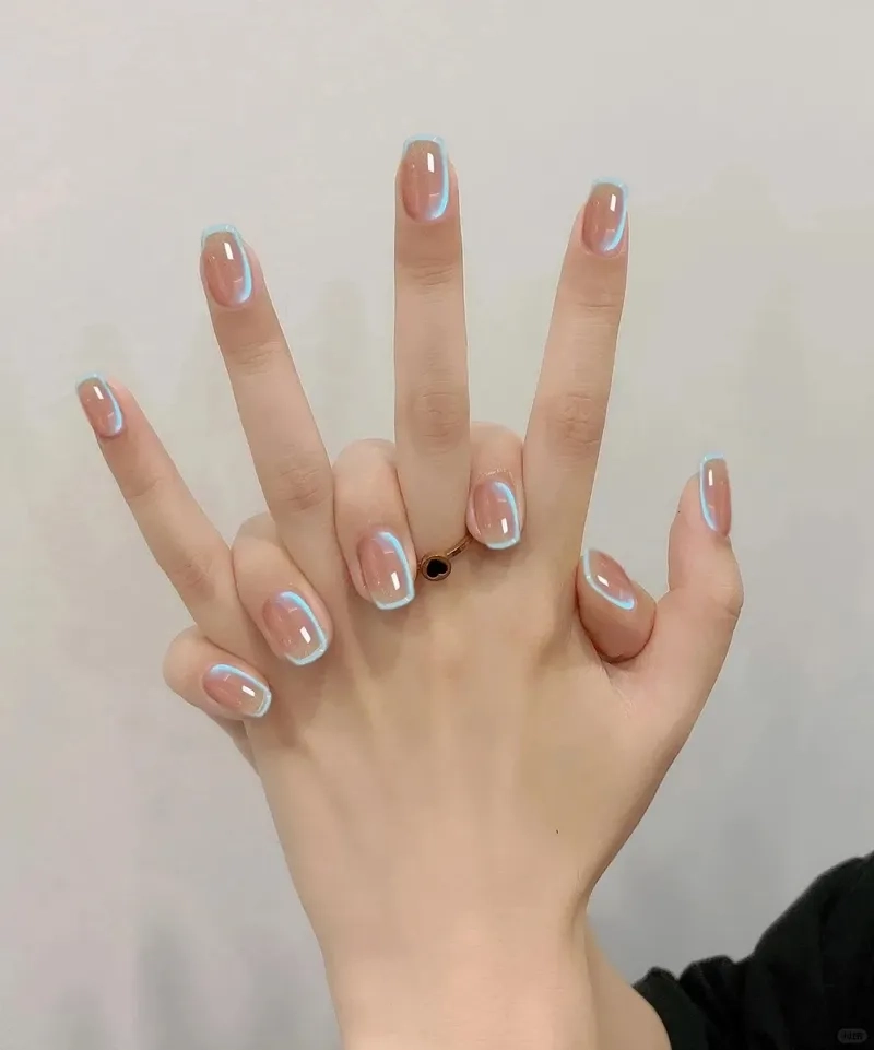 Tỏa sáng dịu dàng với móng ngắn đơn giản phù hợp mọi cô gái