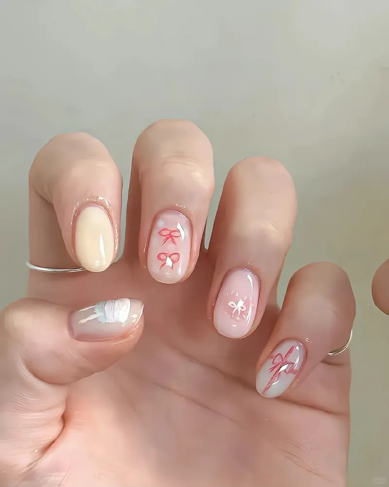 Tôn vinh vẻ đẹp tự nhiên cùng nail đơn giản móng ngắn