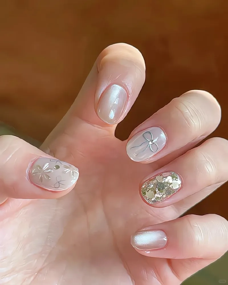 Tươi mới cùng những mẫu nail ngắn đơn giản dễ thương