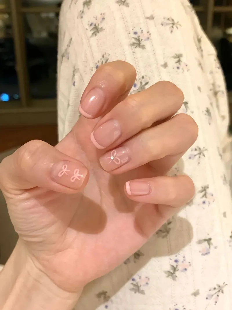 Mỗi ngày thêm xinh với sơn móng tay đẹp đơn giản