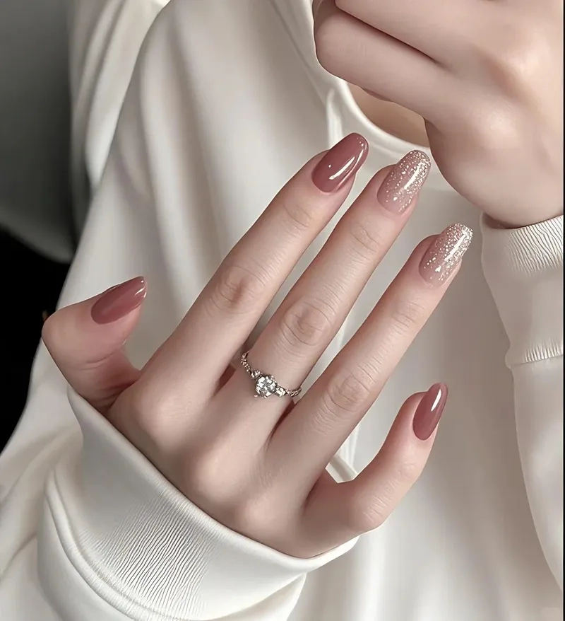 Sắc đẹp hoàn hảo cùng màu nail tôn da tay nhẹ nhàng