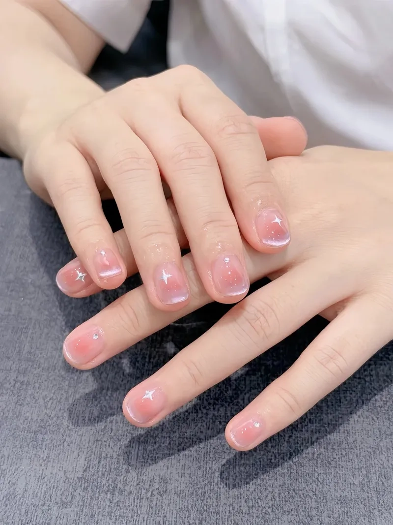 Lựa chọn tuyệt vời với màu sơn gel tôn da hợp xu hướng