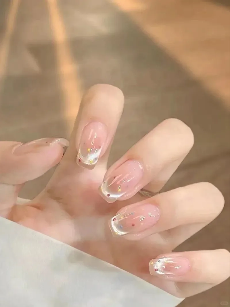 Màu sắc hoàn hảo cho bạn với màu sơn tôn da tay quyến rũ