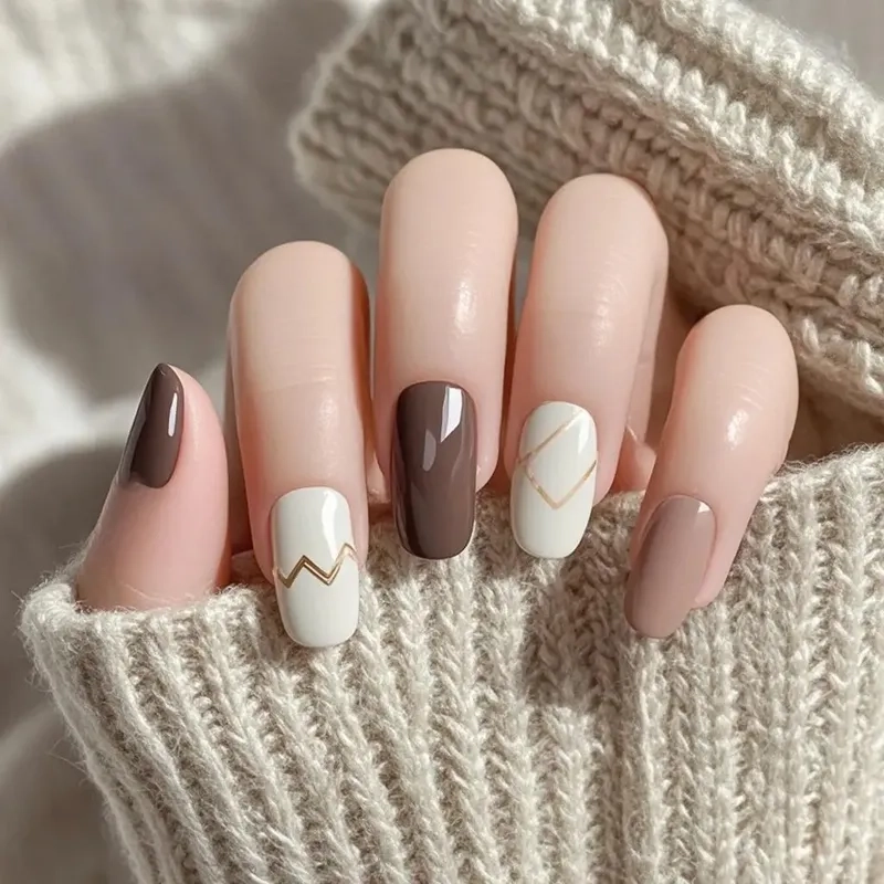 Đơn giản thanh lịch với mẫu nail đơn giản tôn da