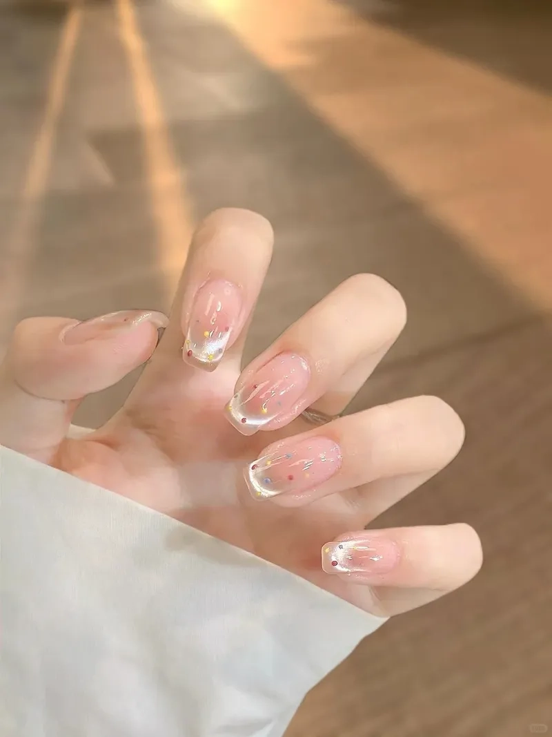 Tỏa sáng cùng nail đầu móng đẹp tinh tế và sang trọng