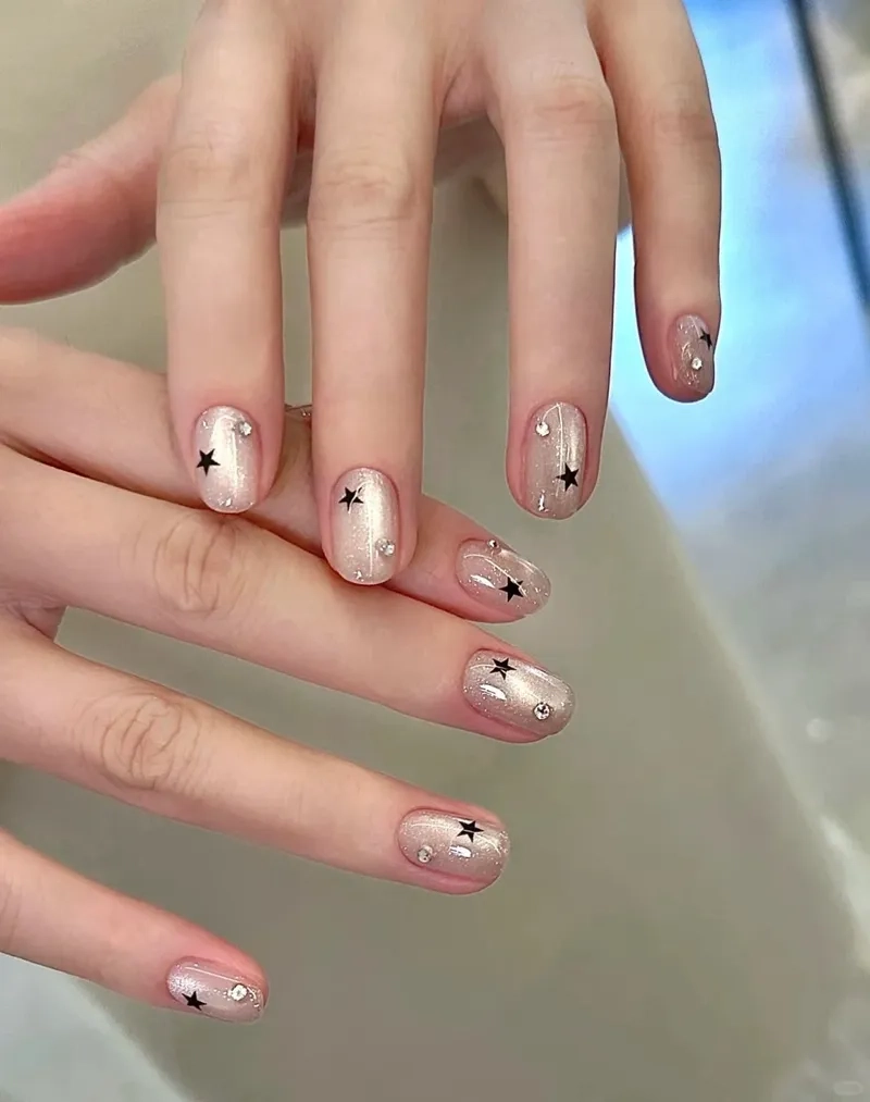 Dễ thương tuyệt đối với kiểu mẫu nail ngắn dễ thương