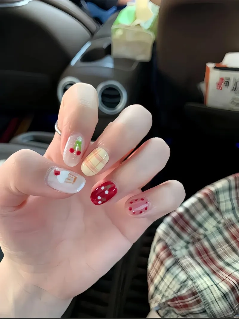 Tối giản nhưng vẫn sành điệu với nail ngắn đơn giản