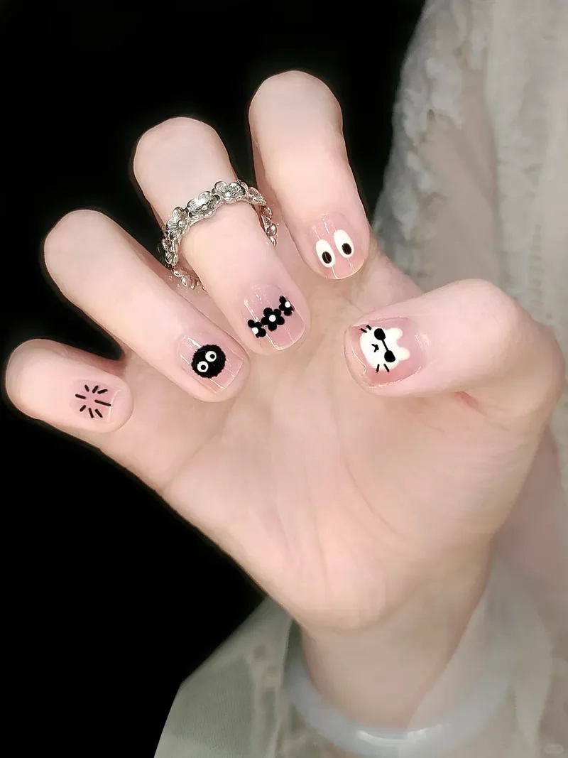 Sáng tạo cùng mẫu vẽ móng dễ thương cực dễ thực hiện tại nhà