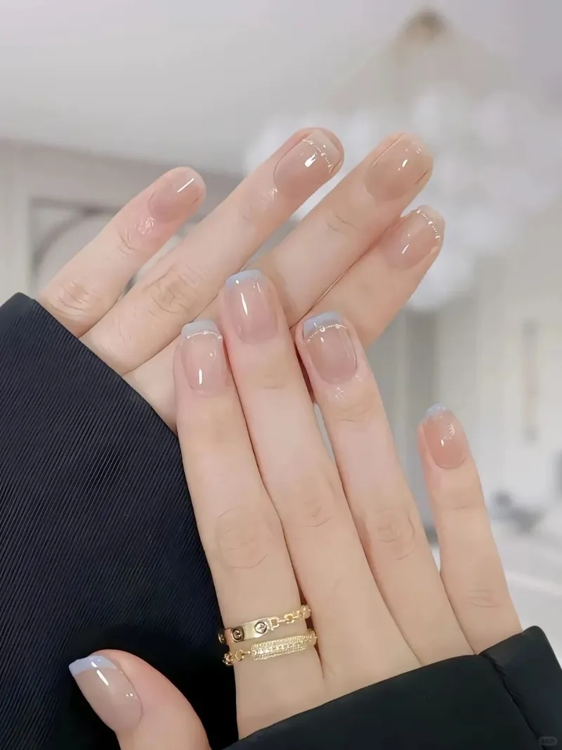 Đơn giản mà tinh tế là tiêu chí của những mẫu nail đẹp đơn giản