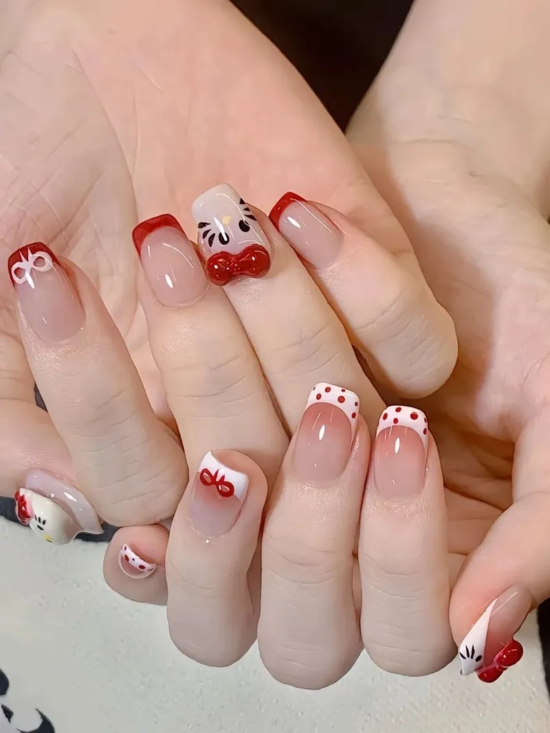 Sang trọng nhẹ nhàng với mẫu nail đơn giản sang trọng không thể bỏ qua