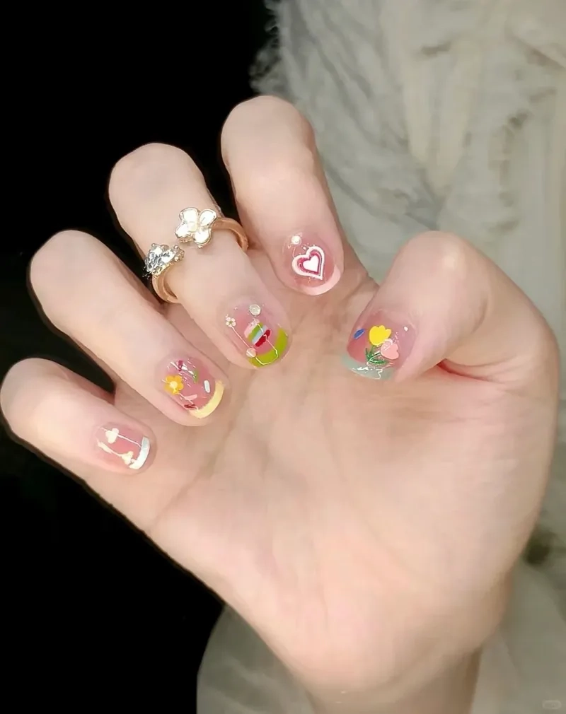 Nổi bật tinh tế cùng mẫu nail sơn thạch đơn giản sang trọng