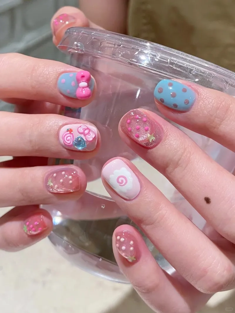 Sành điệu và hiện đại với các mẫu nail đơn giản đang thịnh hành