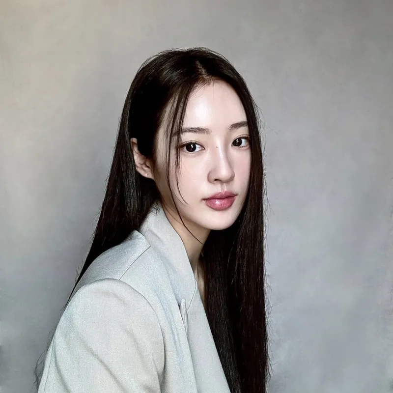 Nhuộm màu tóc nâu đen để có vẻ ngoài cuốn hút hơn