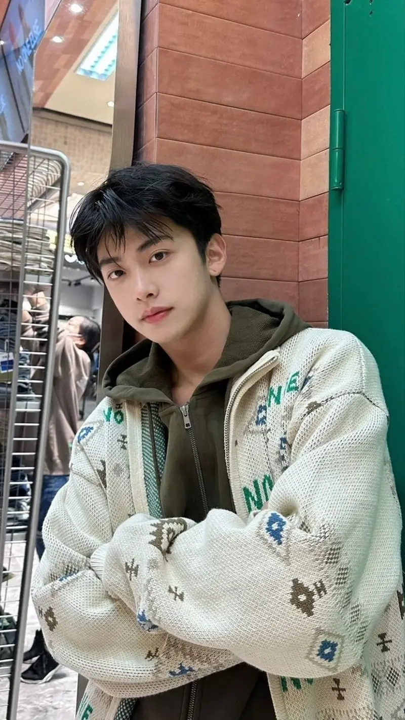 Màu nâu đen nam tạo dấu ấn riêng cho phái mạnh