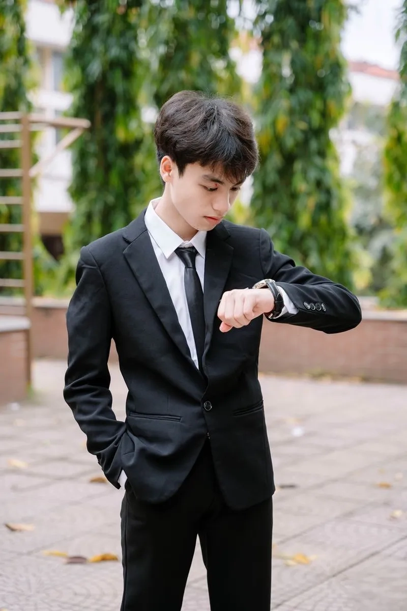 Nhuộm màu nâu đen nam phong cách mạnh mẽ và lịch lãm