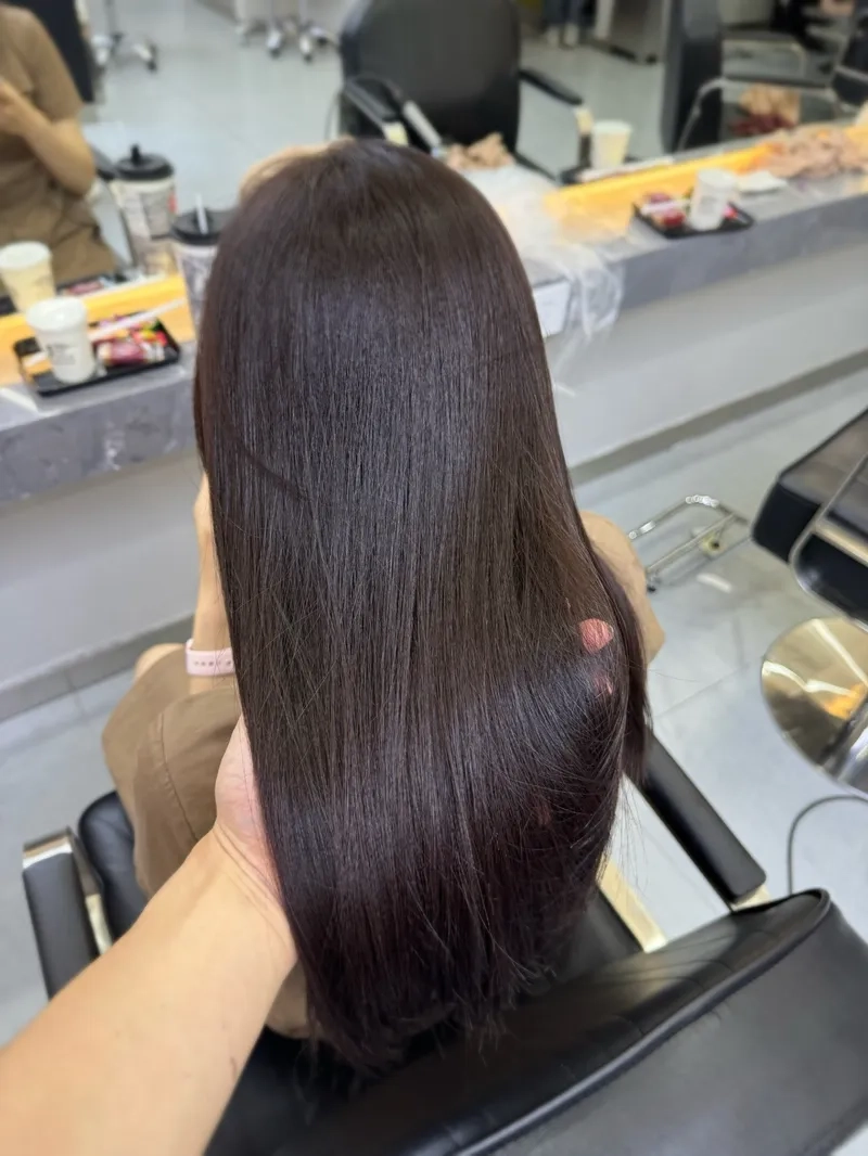 Nhuộm nâu trên nền tóc đen cho style cá tính
