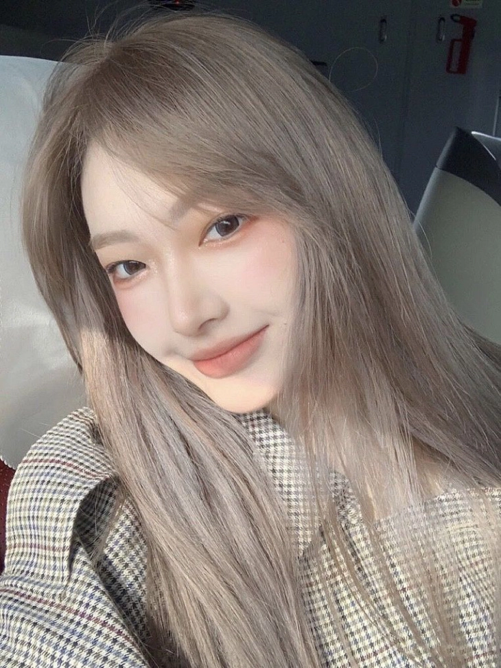 Tỏa sáng với màu nâu lạnh thời thượng và cuốn hút