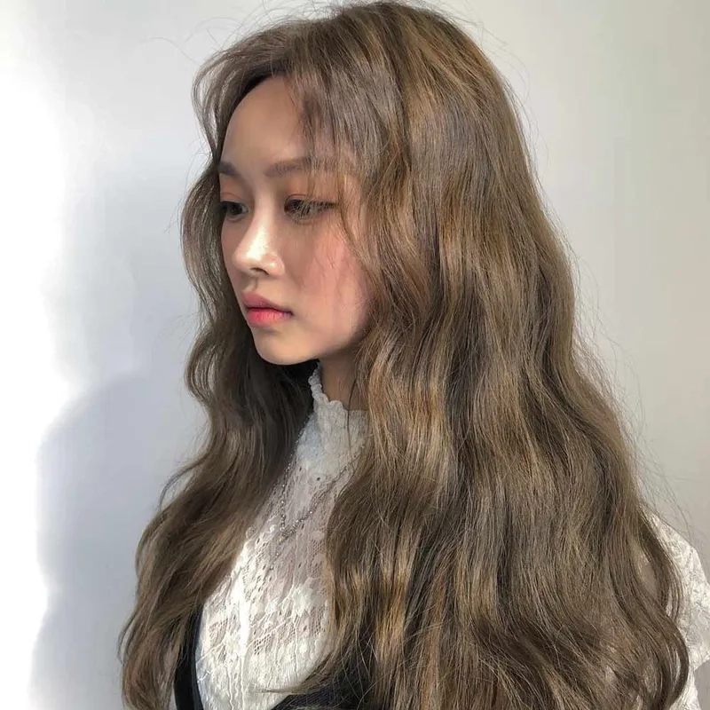 Tóc nhuộm màu nâu tây cho phong cách nổi bật