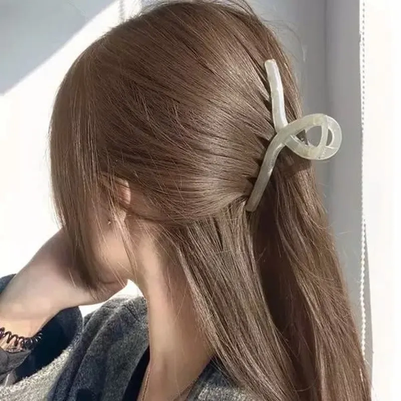 Nhuộm tóc nâu tây mang đến vẻ đẹp hiện đại