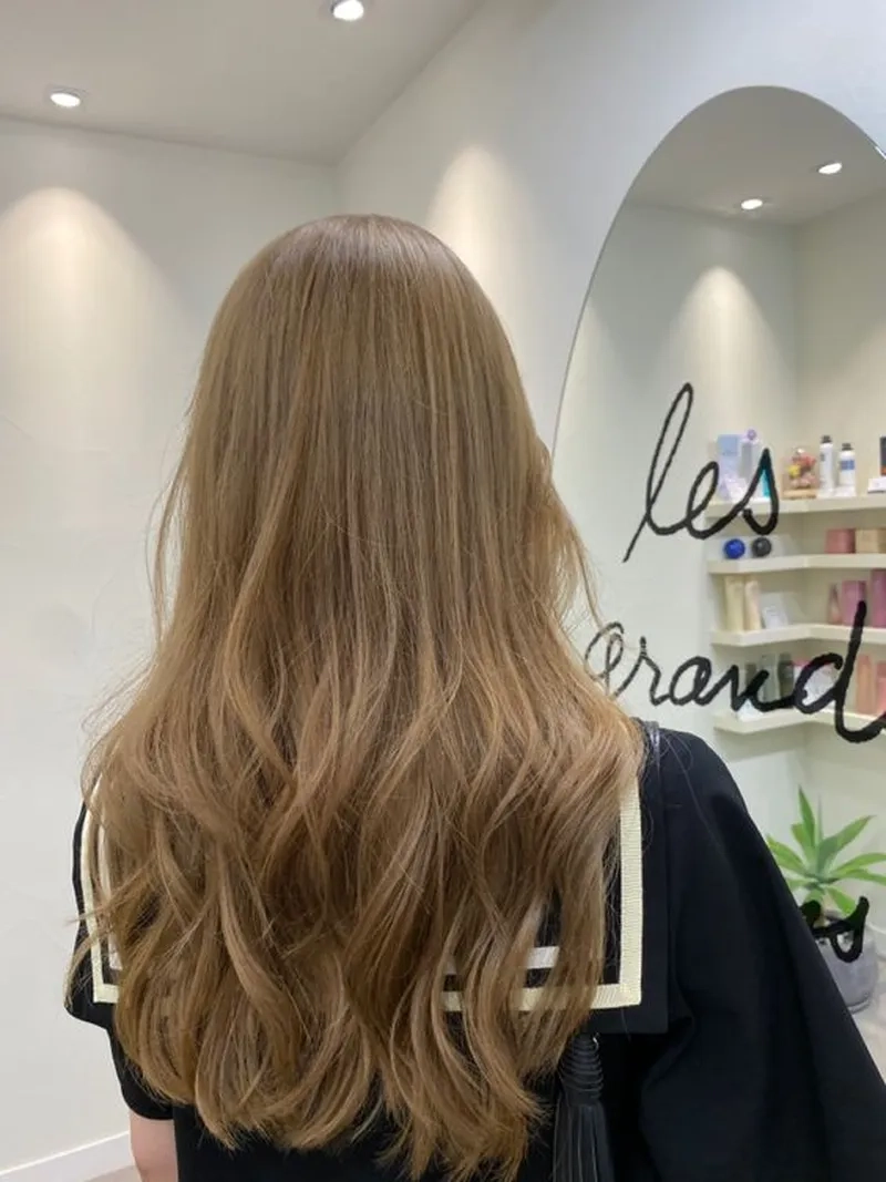 Tóc nâu tây mang đến vẻ đẹp tự nhiên và cuốn hút