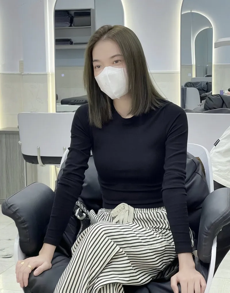 Tỏa sáng theo cách riêng với kiểu nhuộm tóc màu nâu trà lạnh