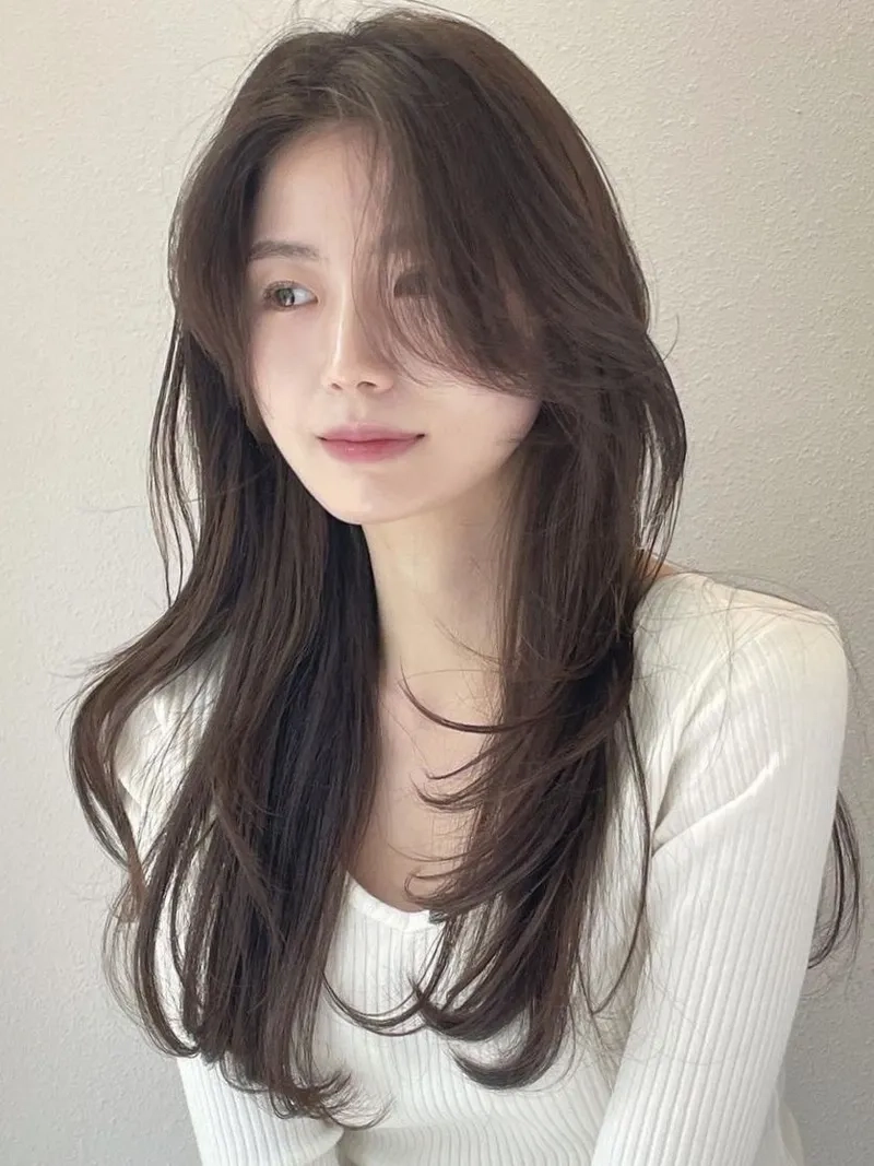 Sáng tạo phong cách cùng nhuộm tóc màu nâu trà đen thu hút